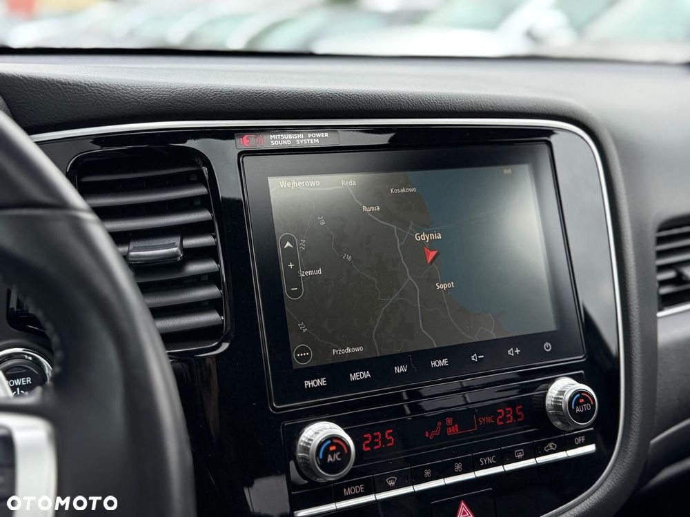 Mitsubishi Outlander PHEV Intense + - 27
