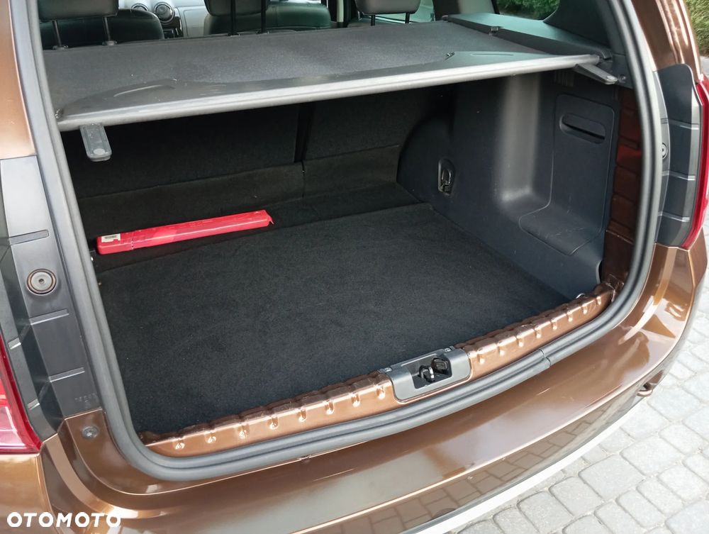 Dacia Duster 1.6 Laureate 4x4 - 37