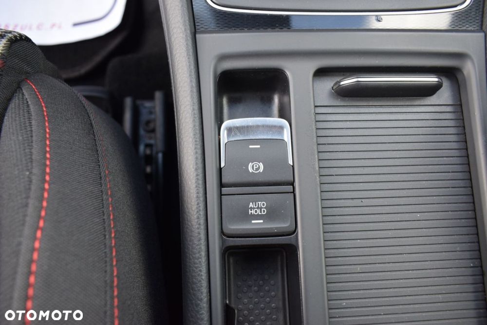 Volkswagen Golf - 37