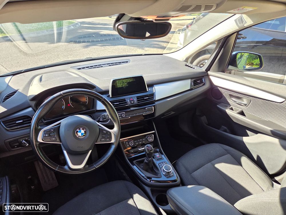 BMW 216 Gran Tourer i 7L Line Luxury - 6