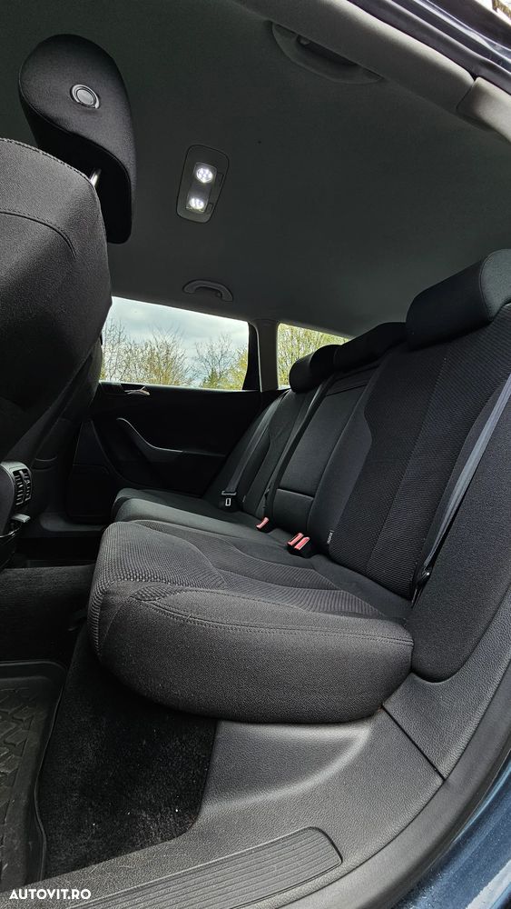 Volkswagen Passat Variant 1.9 TDI DPF BlueMotion - 23