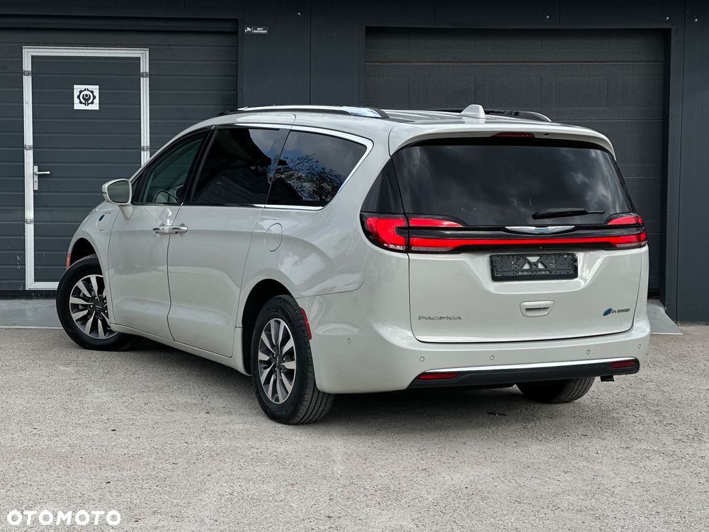 Chrysler Pacifica - 3