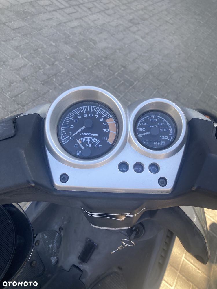 Yamaha Aerox - 3