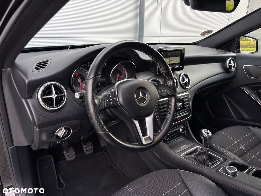 Mercedes-Benz GLA 200 Urban - 23
