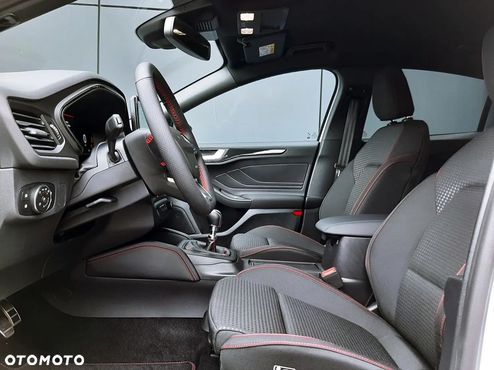 Ford Focus 1.0 EcoBoost ST-Line X - 23