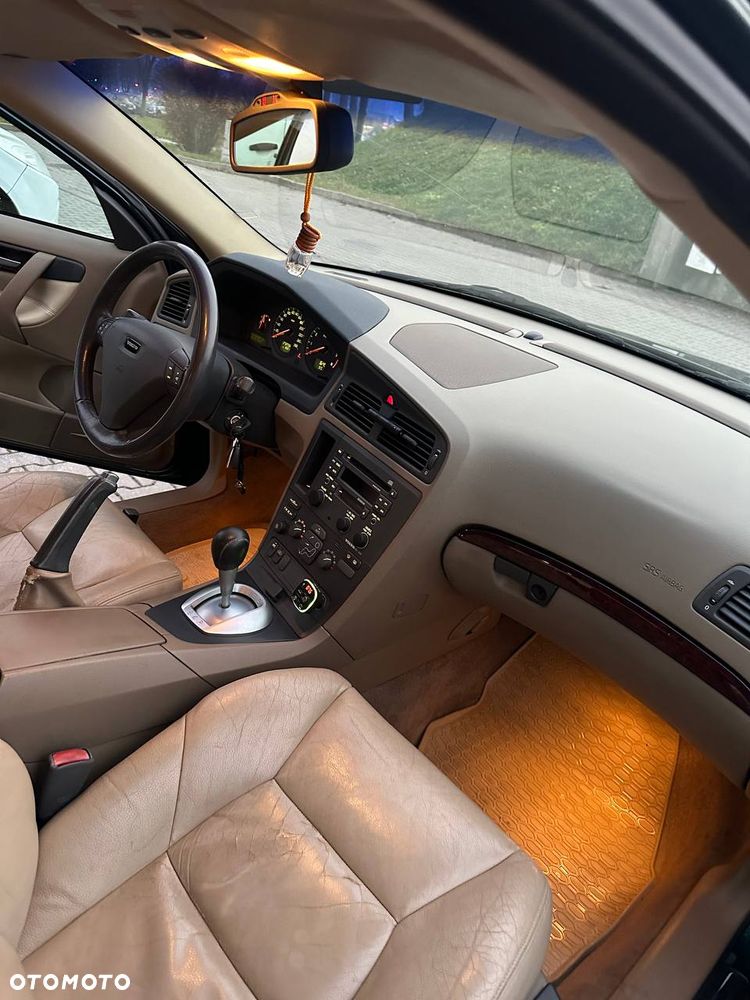 Volvo S60 2.4 - 19