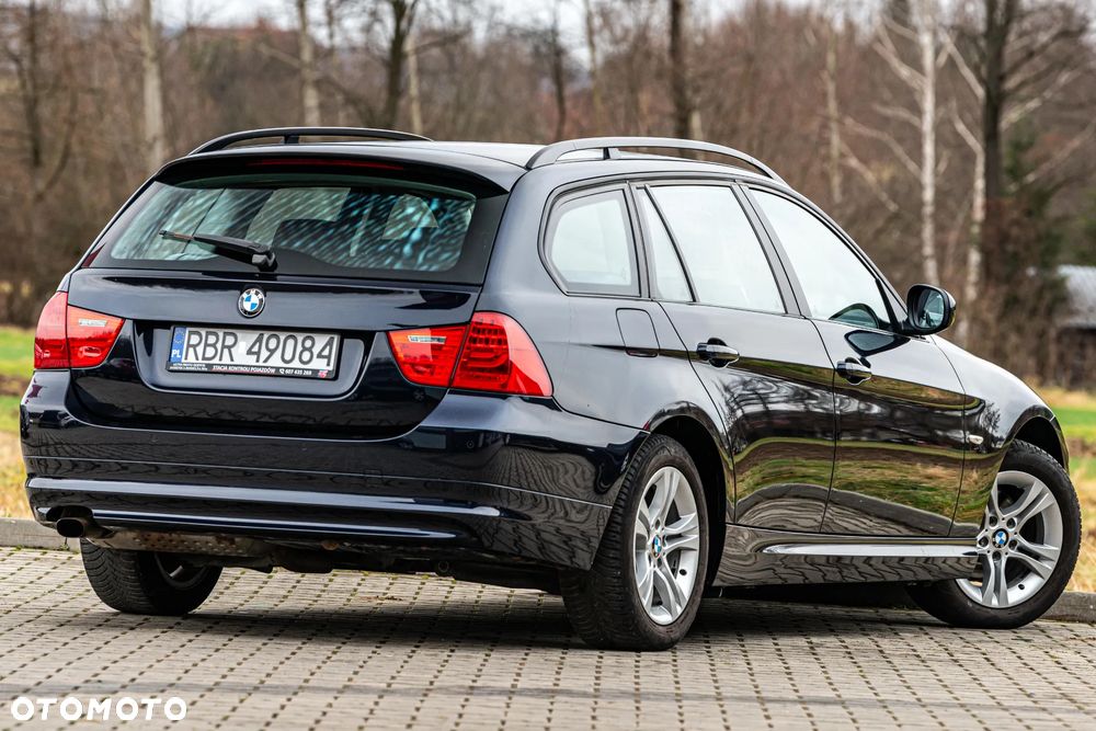 BMW Seria 3 318i - 8