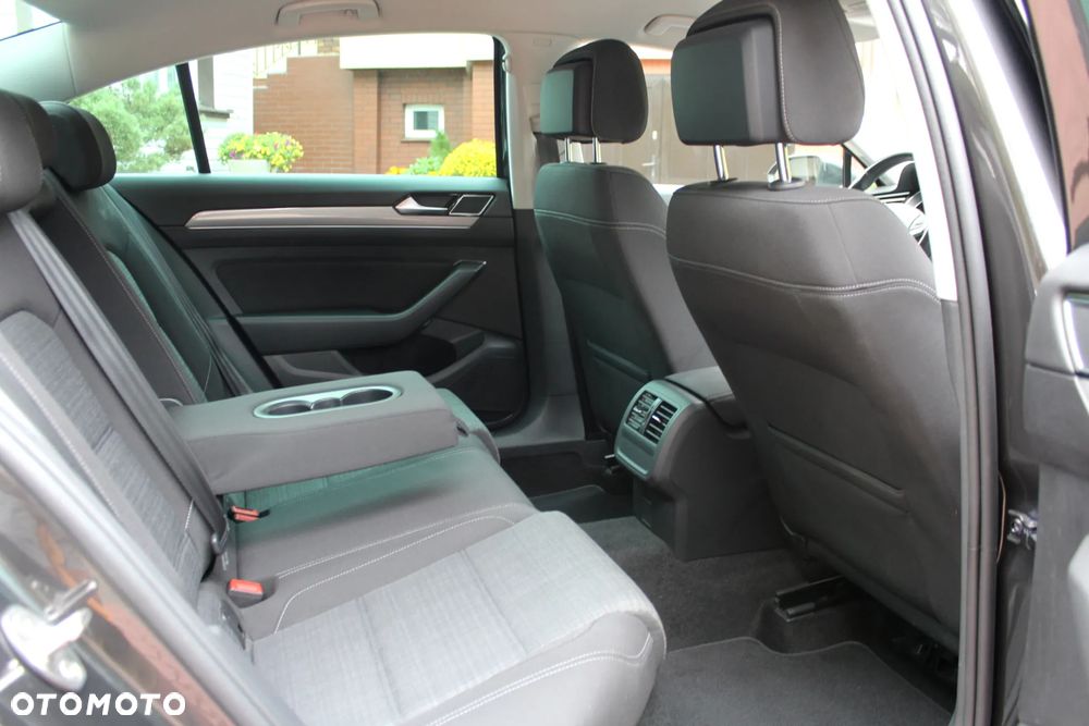 Volkswagen Passat 2.0 TDI EVO Business DSG - 10