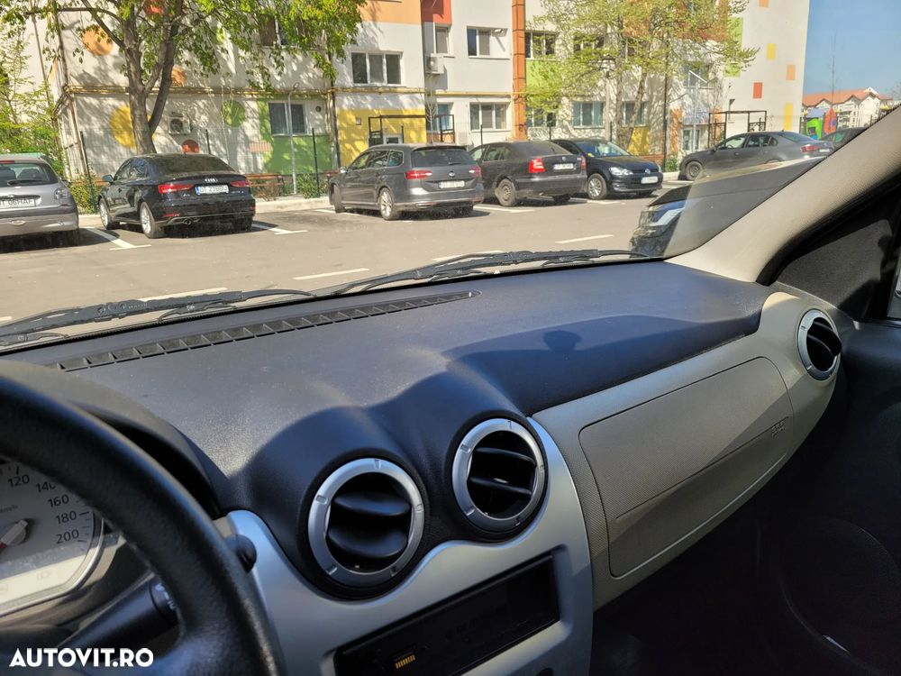 Dacia Logan 1.6 MPI Prestige - 3