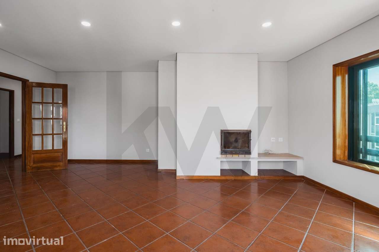 Apartamento T2 Renovado, com garagem e varandas em Baguim do Monte - G - Grande imagem: 4/35