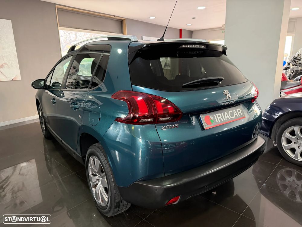 Peugeot 2008 1.2 PureTech Style - 12