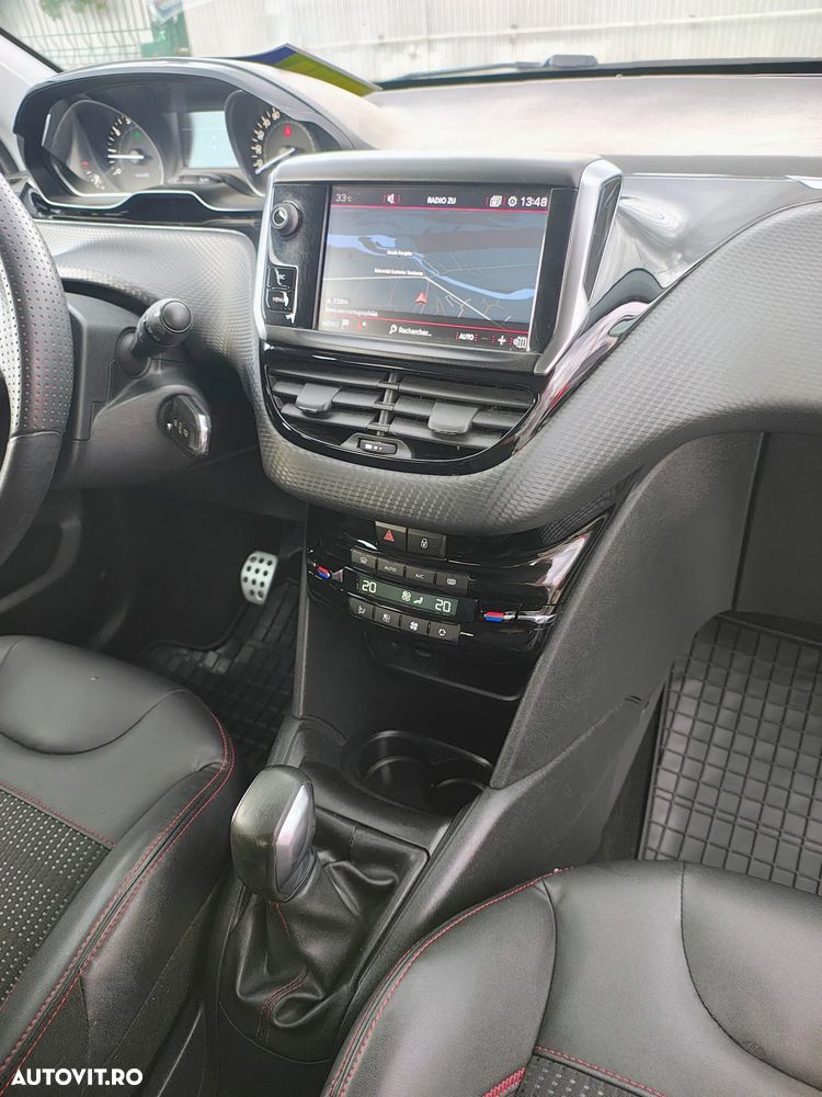 Peugeot 208 - 11