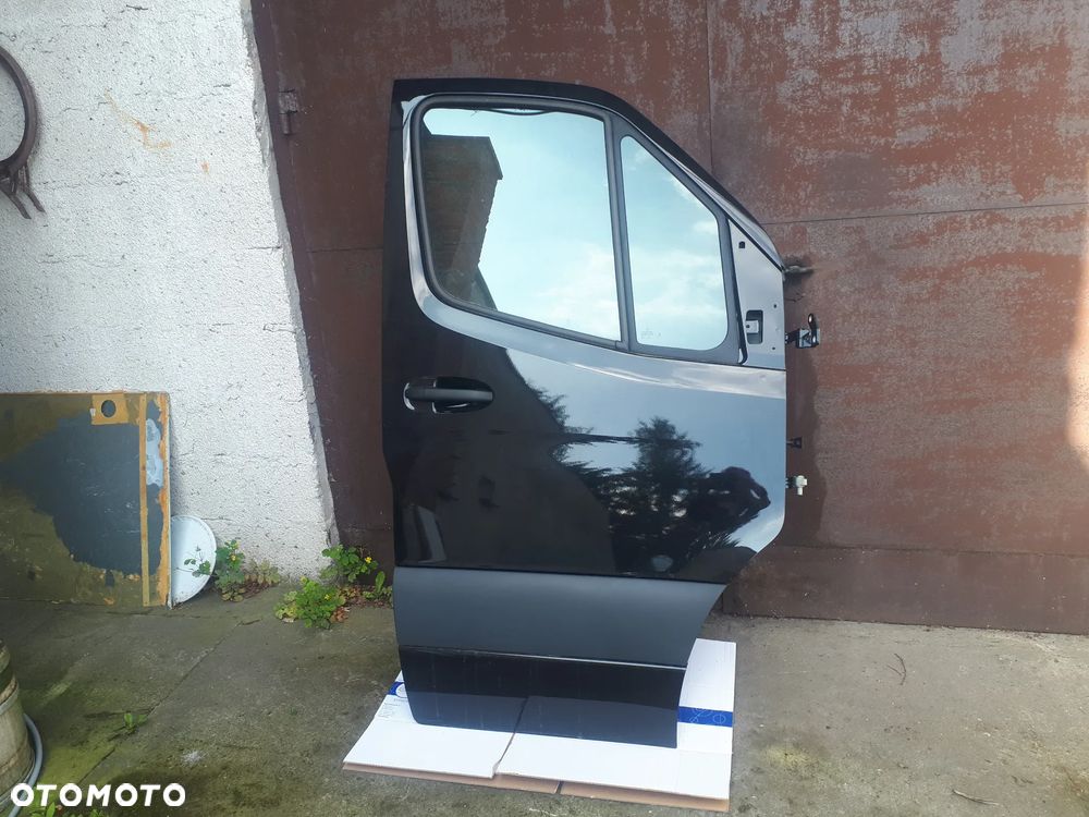 MERCEDES SPRINTER 907 910 DRZWI PRZEDNIE PRAWE KOMPLETNE - 1