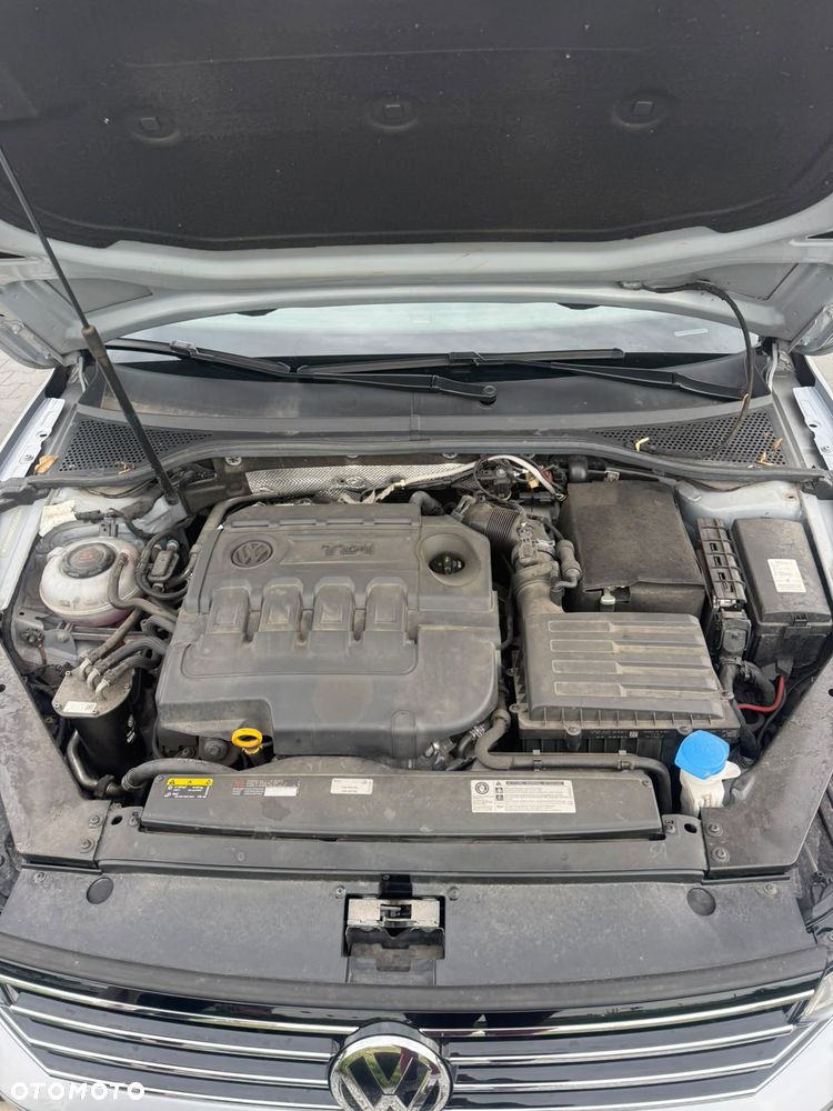 Volkswagen Passat - 13