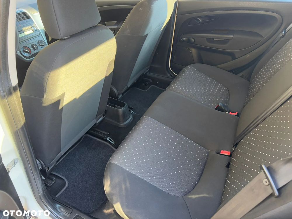 Fiat Punto - 16