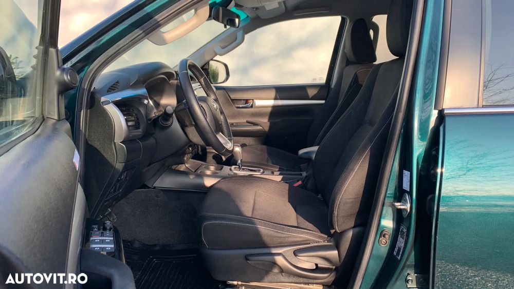 Toyota Hilux 2.8D 204CP 4x4 Double Cab AT Executive Color Edition - 8