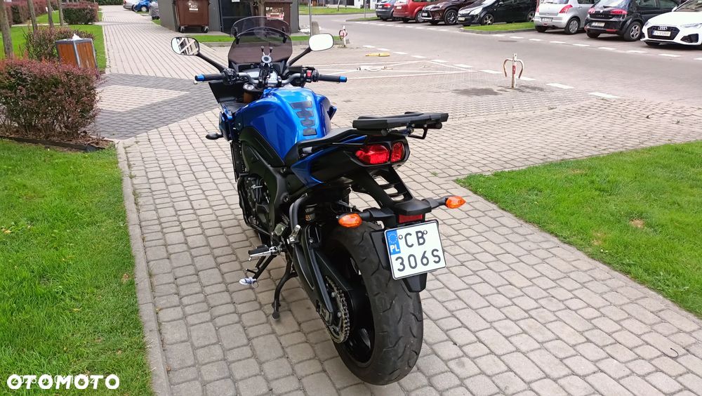 Yamaha FZ8 - 13
