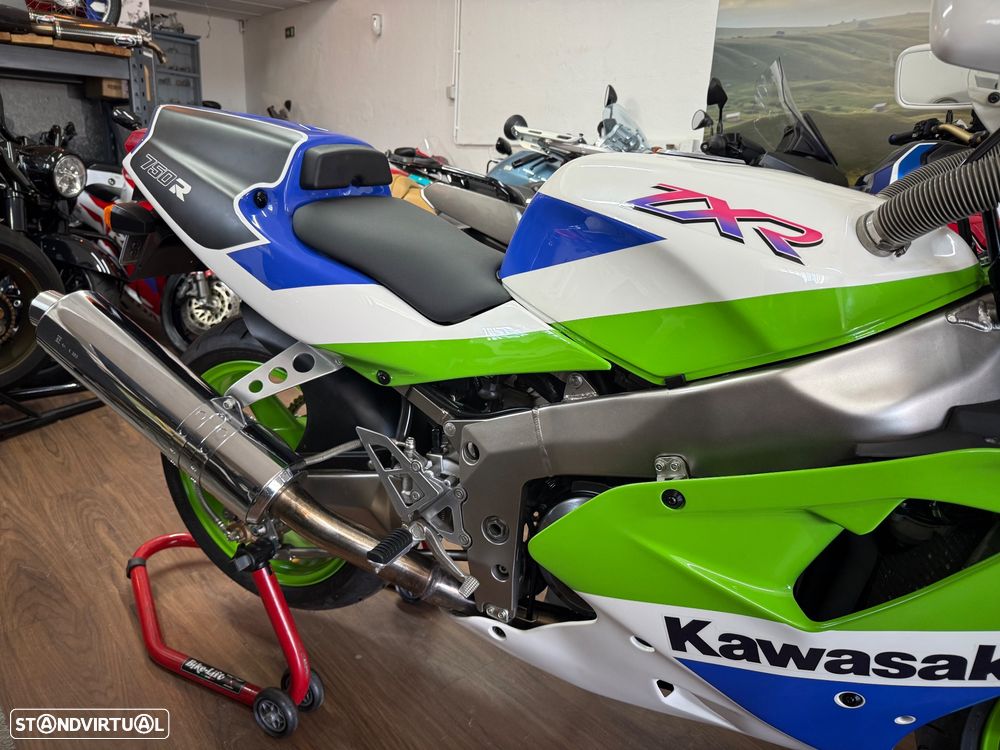 Kawasaki ZXR 750 J - 3