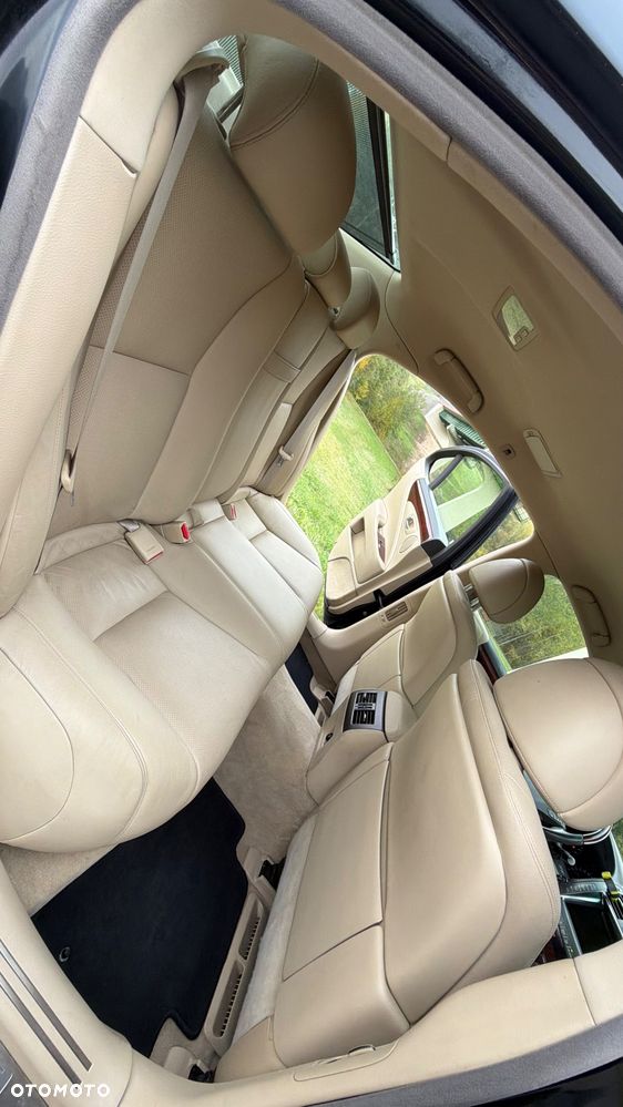 Lexus LS - 24