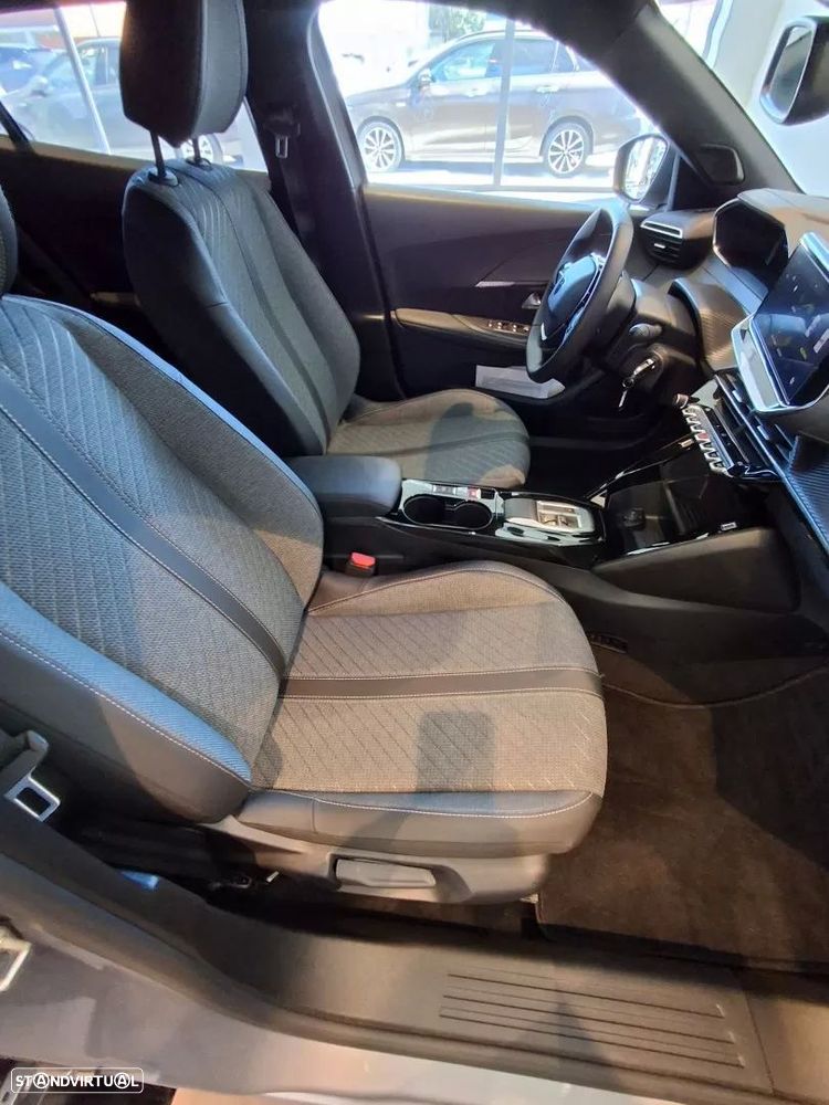 Peugeot 2008 1.2 Hybrid Allure e-DCS6 - 23