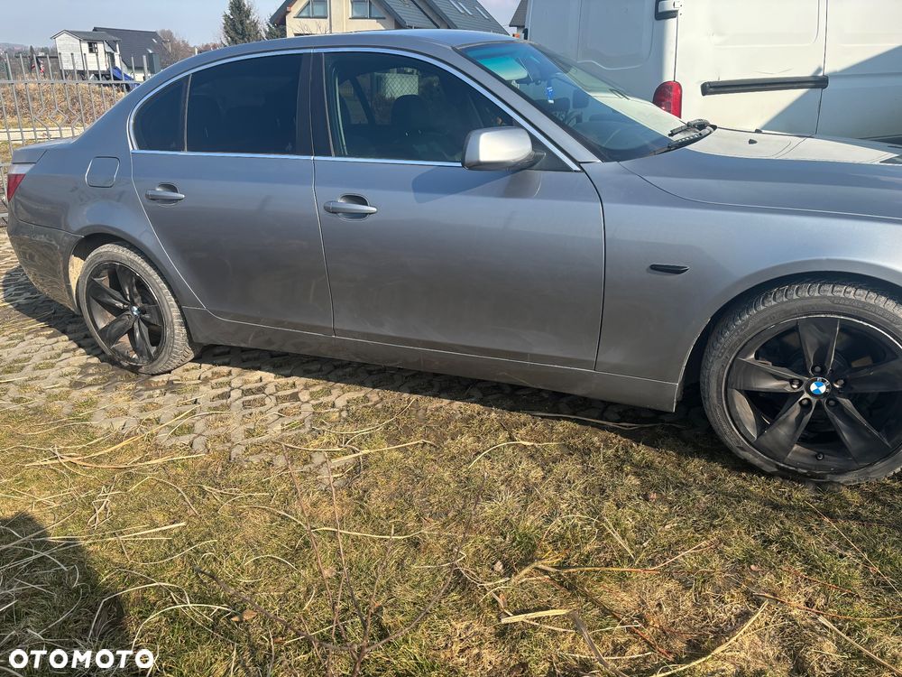 BMW Seria 5 520i - 4