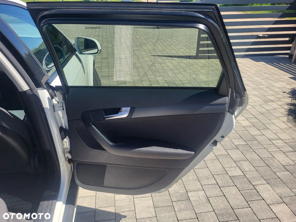 Audi A3 Sportback 1.6 TDI DPF Ambiente - 17