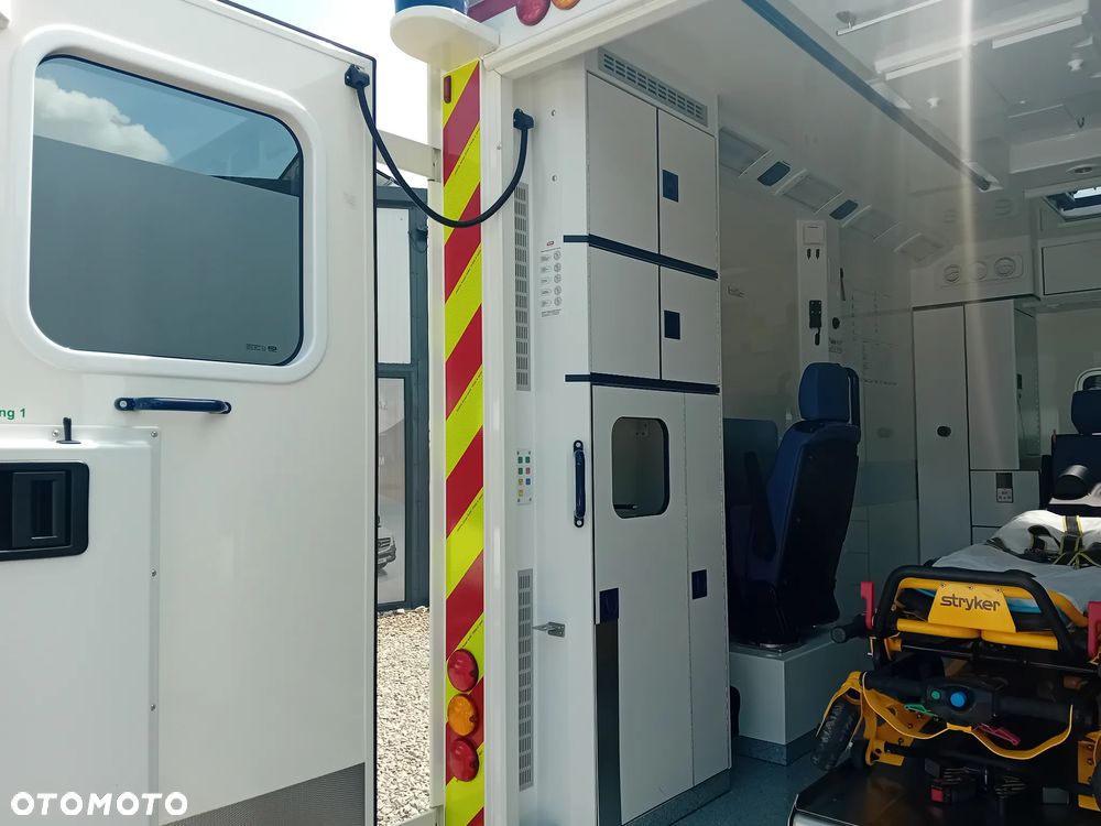 Mercedes-Benz Sprinter - 10