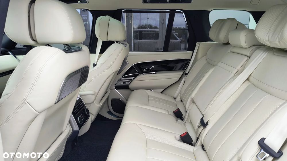 Land Rover Range Rover 4.4 V8 P535 LWB Autobiography - 14