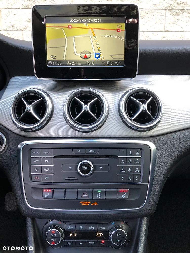 Mercedes-Benz GLA 200 Activity Edition - 15