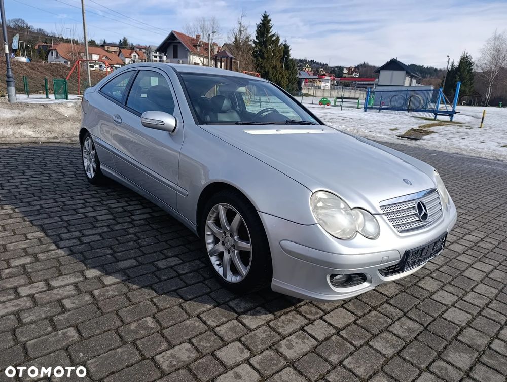 Mercedes-Benz Klasa C 200 Kompressor Sportcoupe - 5