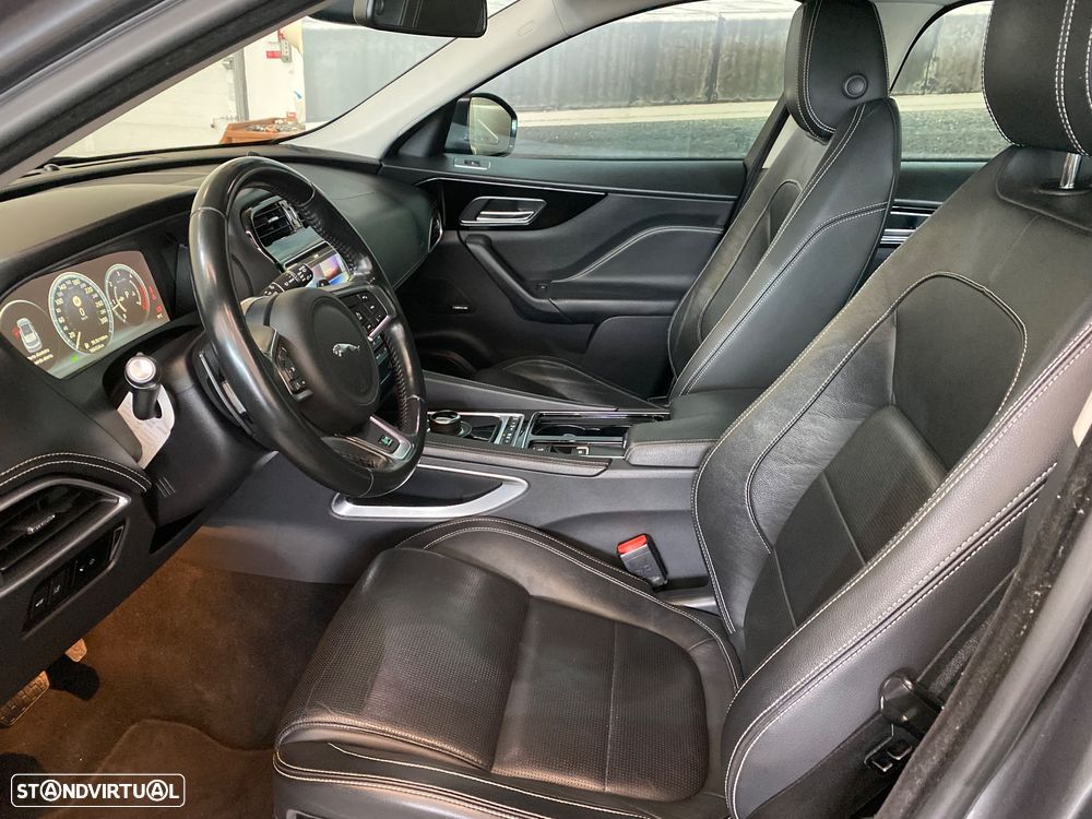 Jaguar F-Pace 2.0 i4D R-Sport AWD Aut. - 7