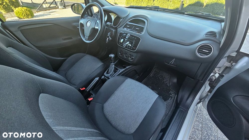Fiat Punto 1.2 Young - 21