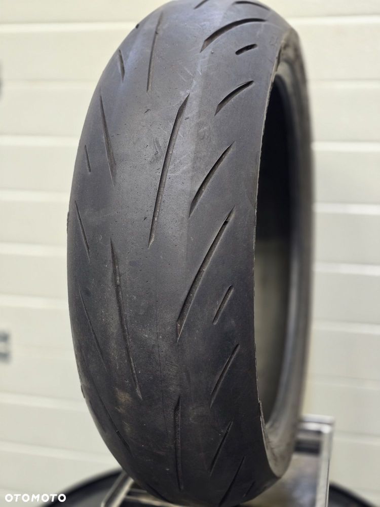 Opona Bridgestone S22R 180/55/17 Rocznik 21 bieżnik 4mm - 1