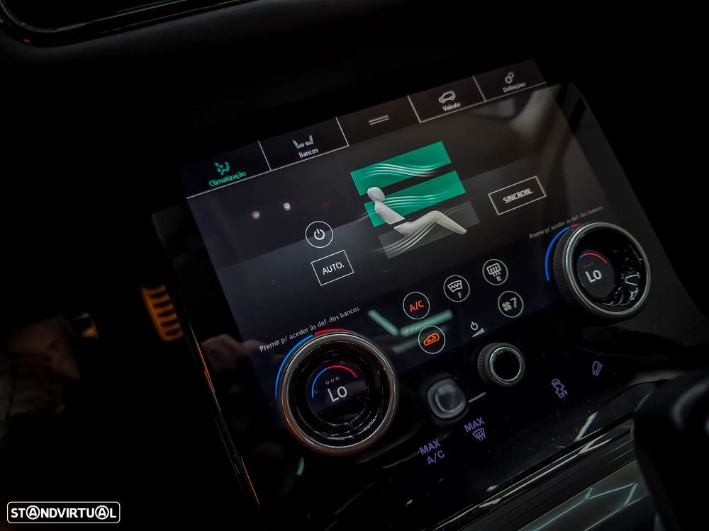Land Rover Range Rover Evoque P300e R-Dynamic SE - 44