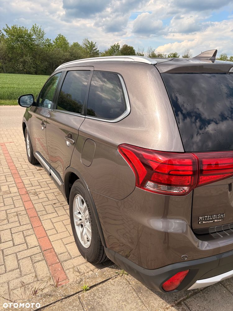 Mitsubishi Outlander 2.0 Intense + 4WD CVT - 5