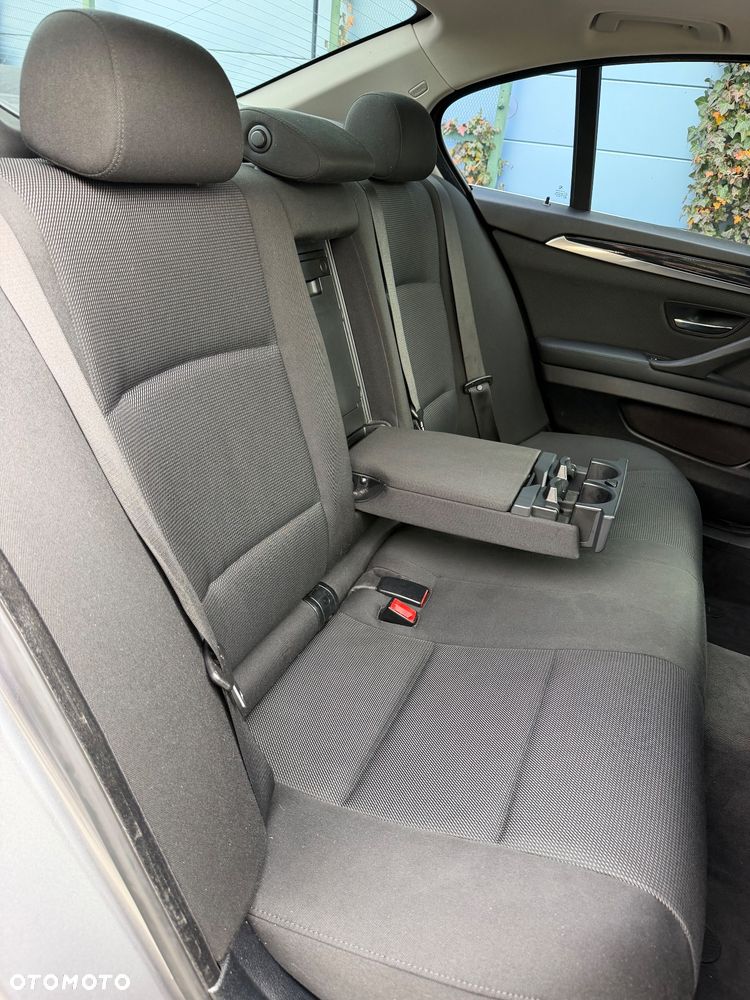 BMW Seria 5 523i - 26