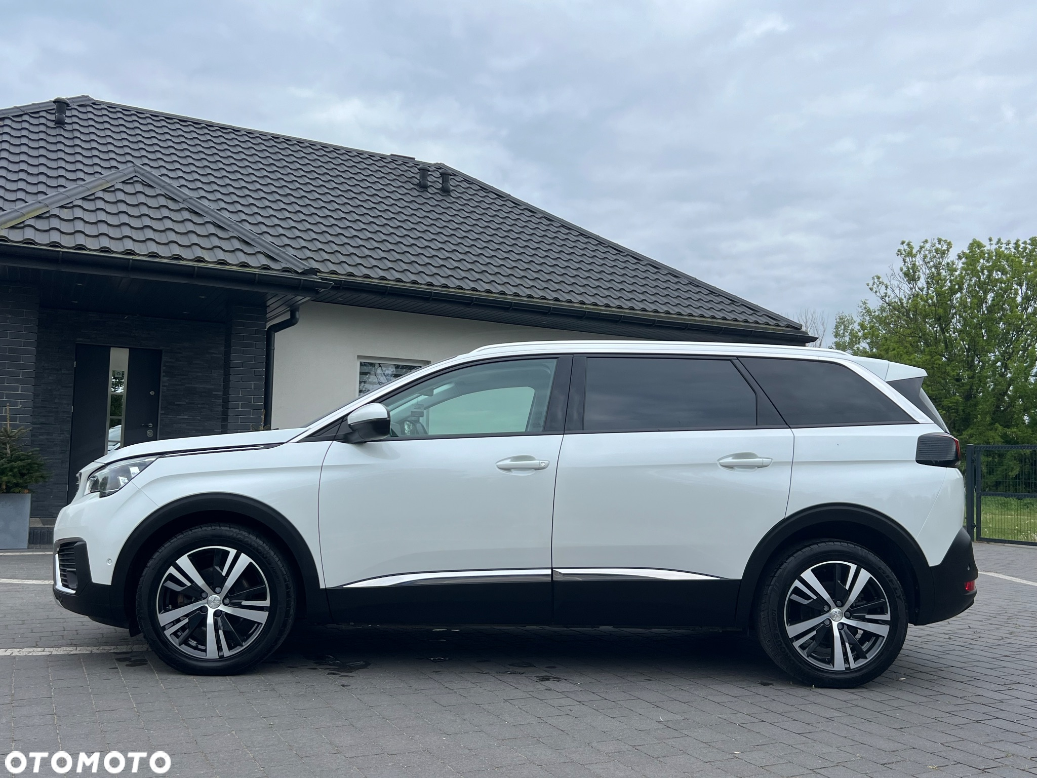 Peugeot 5008 1.5 BlueHDi Allure S&S EAT8 - 5