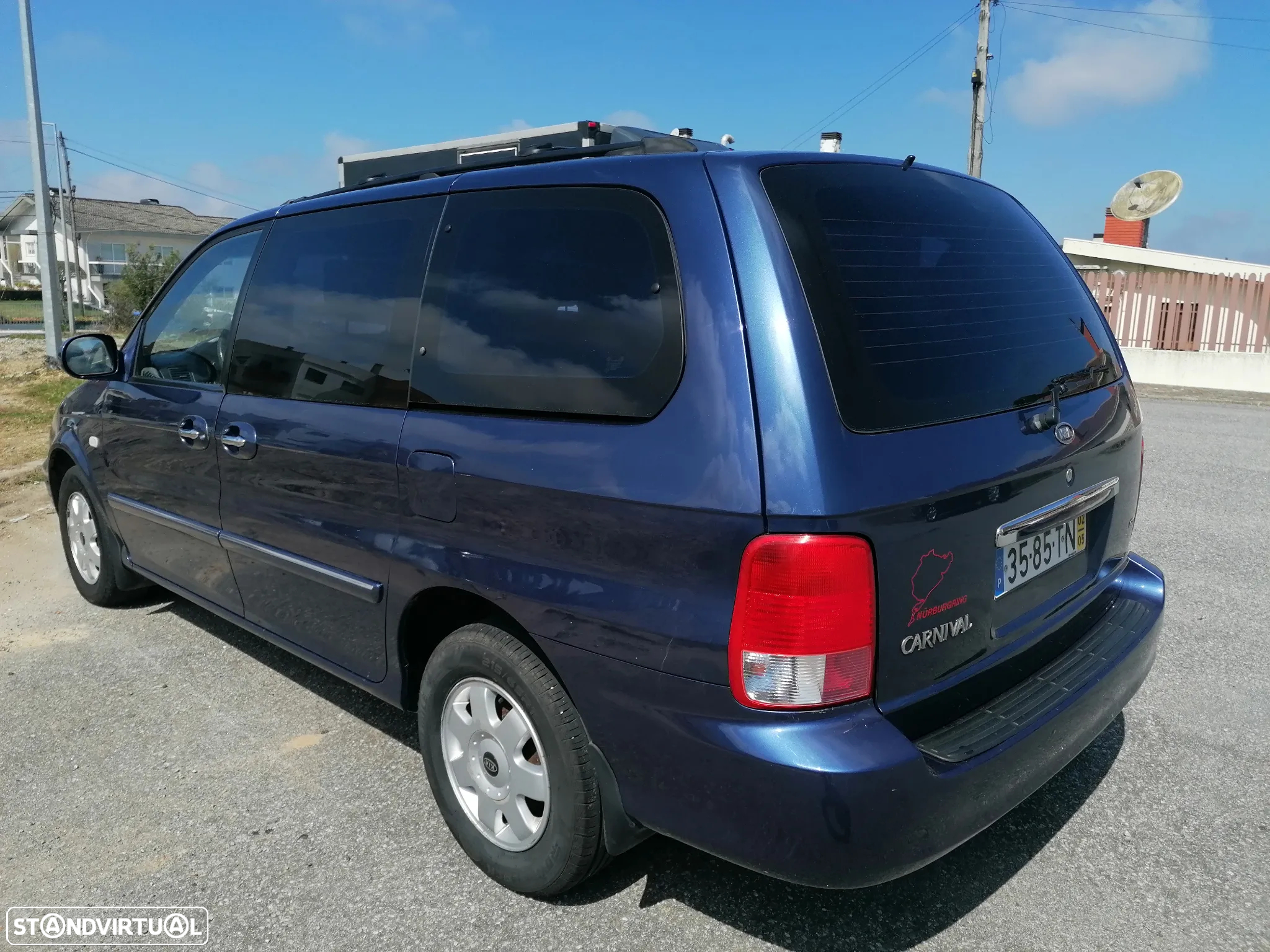 Kia Carnival - 11