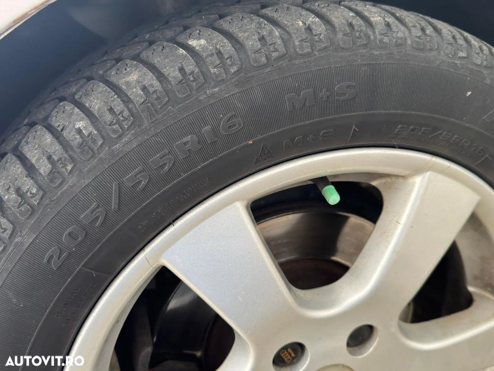 Volkswagen Golf - 11