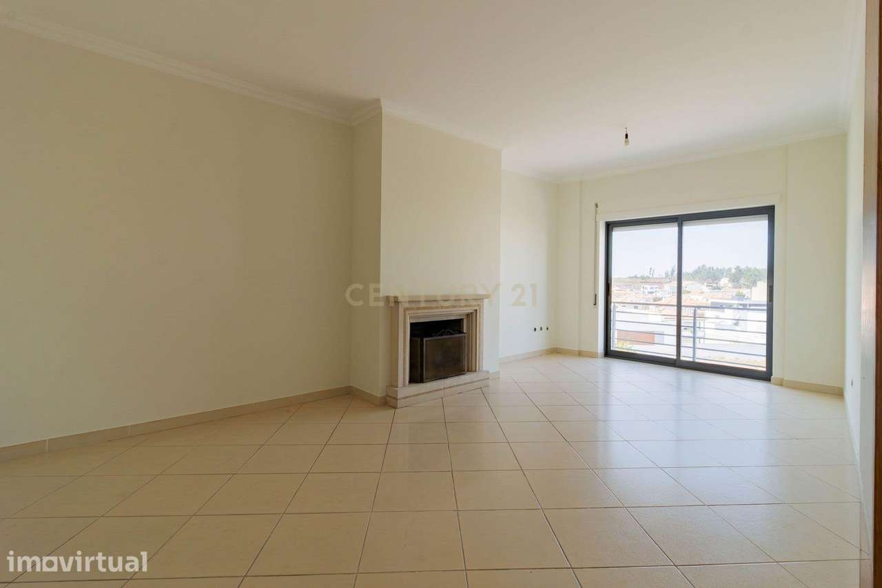 Excelente Apartamento T2 com 2 WC e Garagem - Grande imagem: 5/31