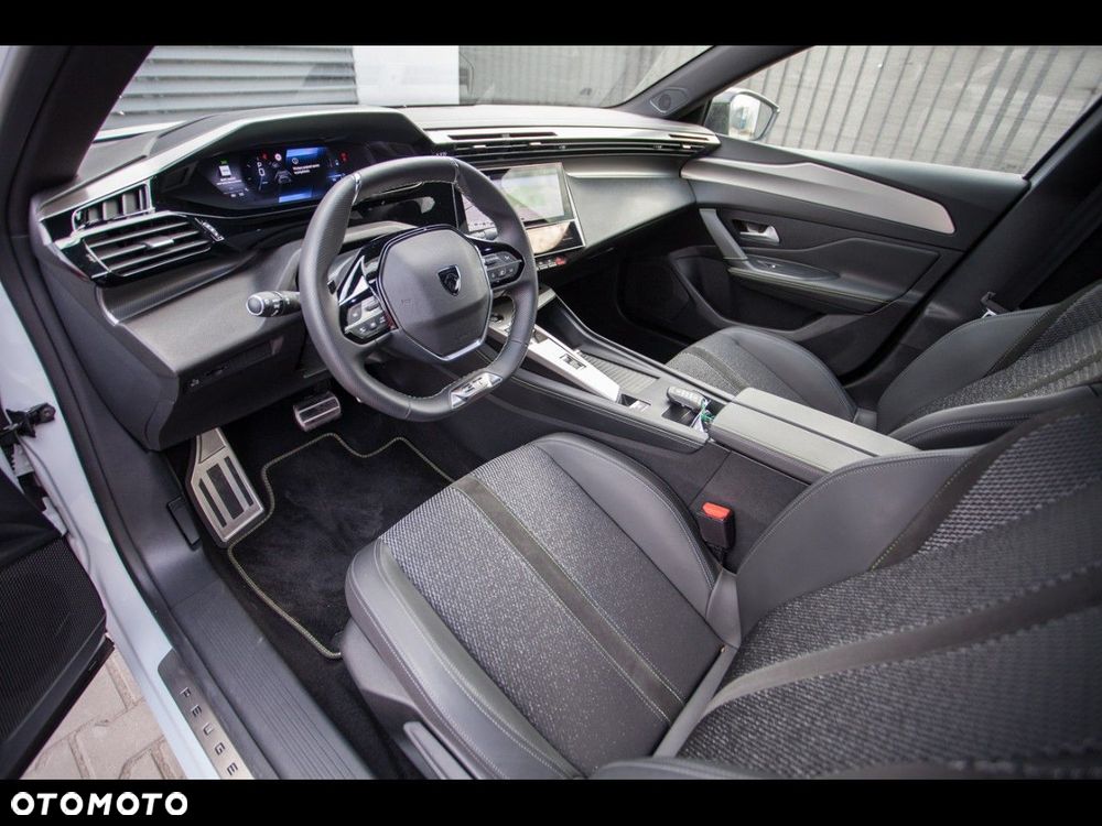 Peugeot 408 1.6 Plug-In Hybrid 225 Allure EAT8 - 31