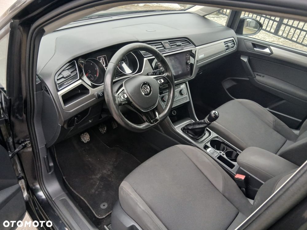 Volkswagen Touran 1.6 TDI BMT Comfortline - 17