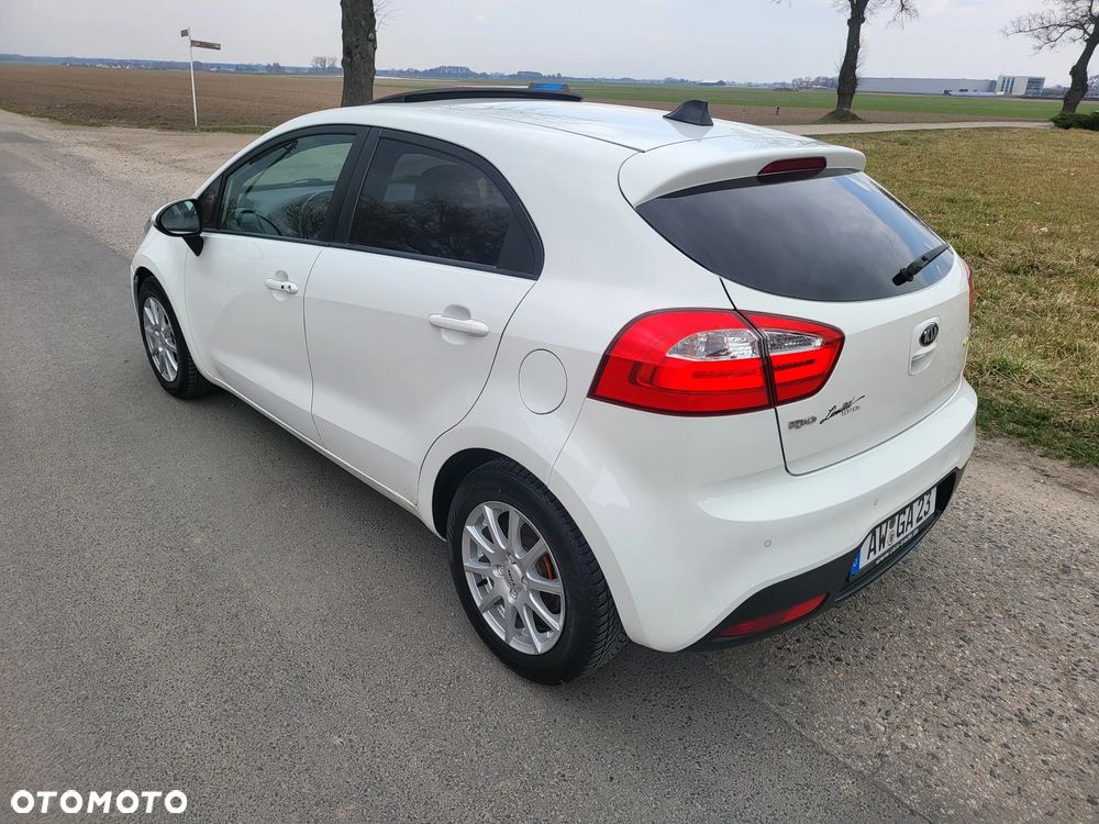 Kia Rio 1.4 CRDI Platinum Edition - 4