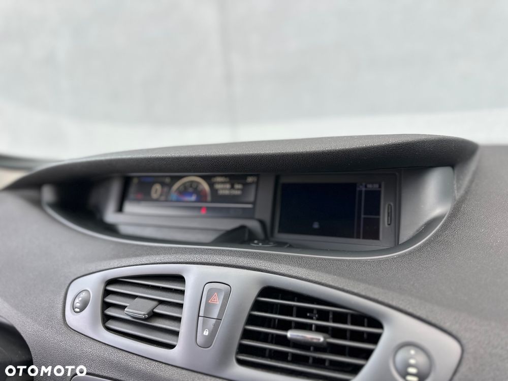 Renault Scenic 1.6 16V 110 TomTom Edition - 19