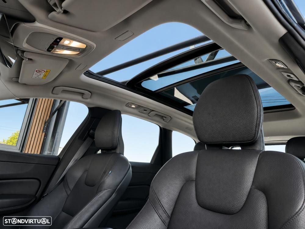 Volvo XC 60 T6 AWD Recharge Plus Dark - 21
