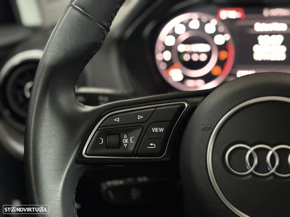 Audi Q2 30 TFSI Advanced — fotografia 12