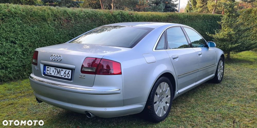 Audi A8 - 4
