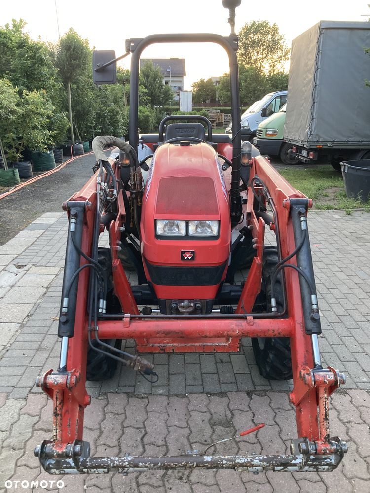 Massey Ferguson MF 2415 - 4