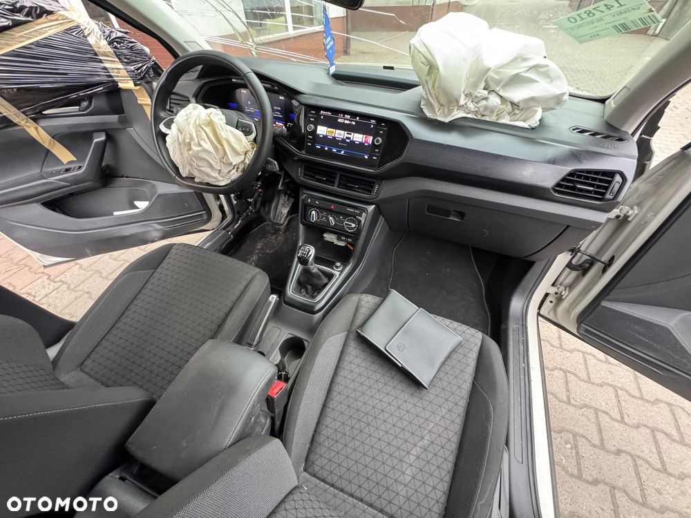 Volkswagen T-Cross - 15