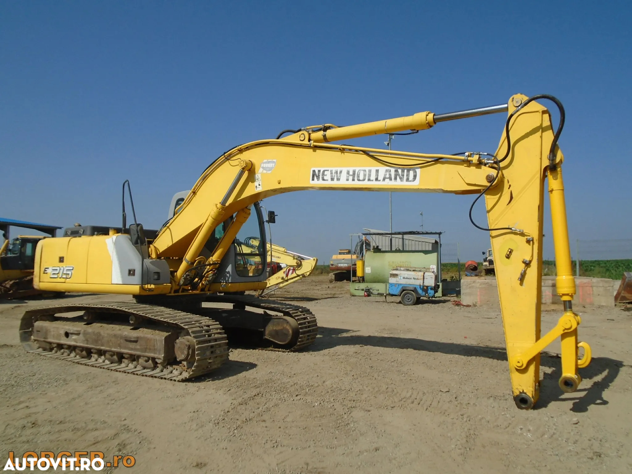 New Holland E 215 - 4